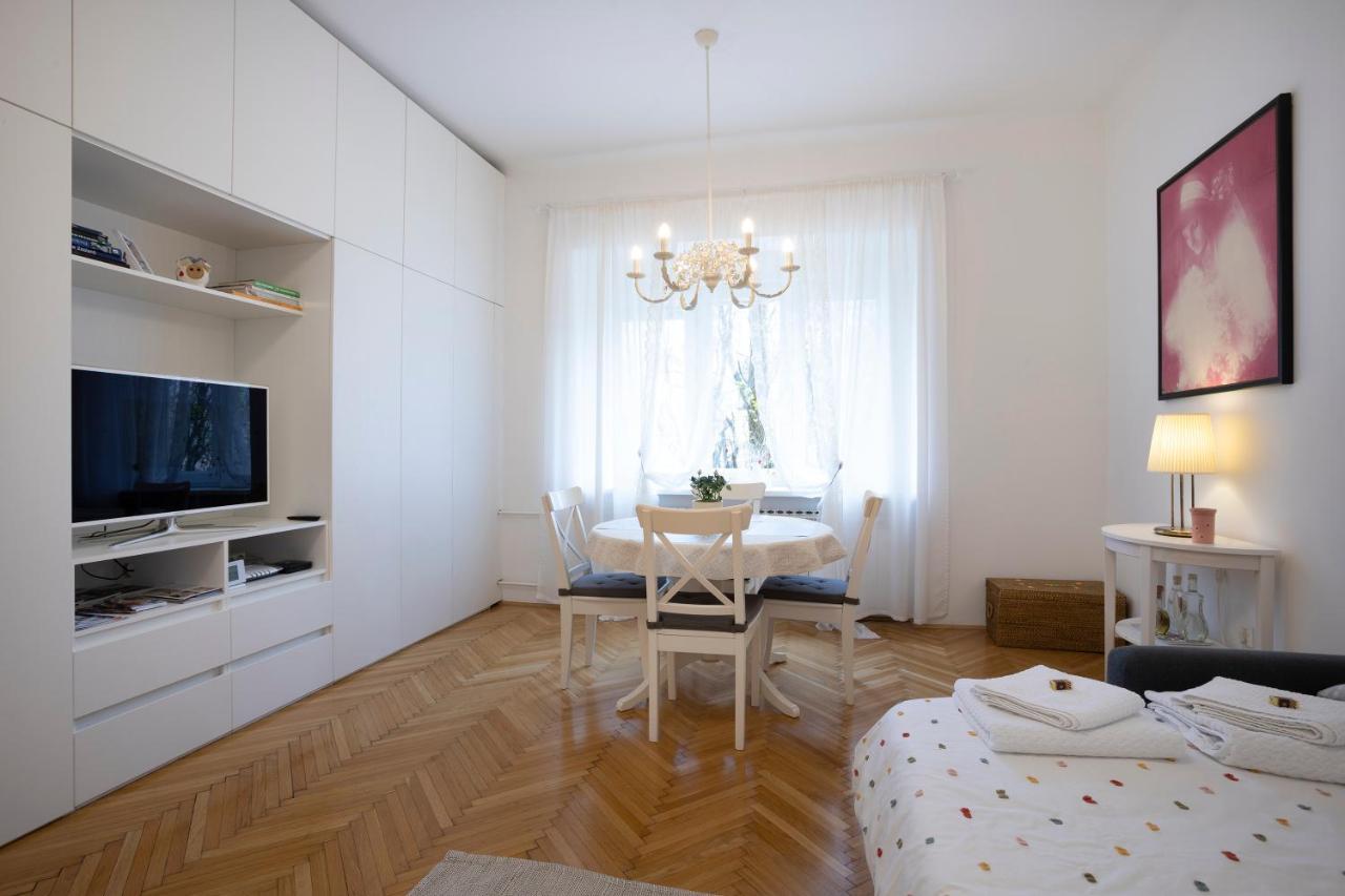 Vedrana-Near Centre And Free Garage, Electricity For Electric Cars Zagreb Exterior foto